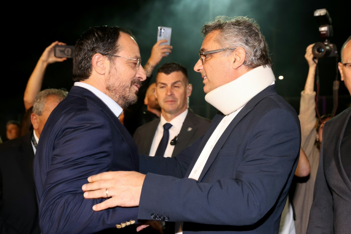 Pyla'da Hristodulidis ile Kuzey Kıbrıs lideri Erhürman, siyasi ringden kısa süreliğine çıktı