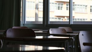 Kıbrıs Üniversitesi Eğitim Bilimleri Kurulu atama bekleyenler listesinin kaldırılmasını destekledi
