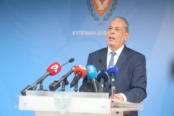 Kıbrıs Savunma Bakanı Palmas: Yunan F-16'ları ve savaş gemisi adada kalıcı olarak bulunuyor