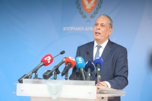 Kıbrıs Savunma Bakanı Palmas: Yunan F-16'ları ve savaş gemisi adada kalıcı olarak bulunuyor