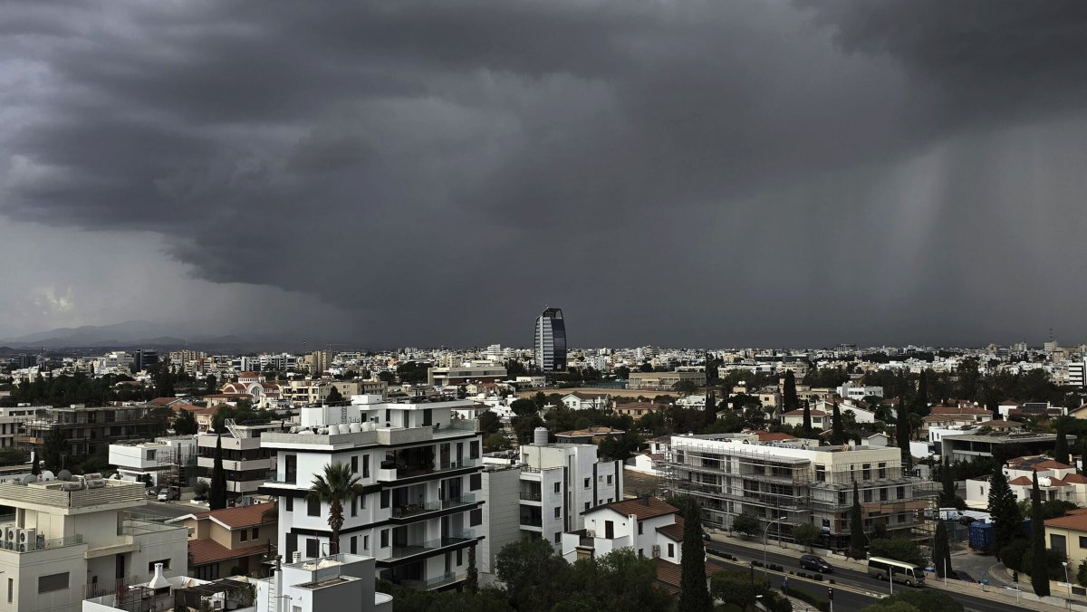 Kıbrıs'a fırtına geliyor: Meteoroloji şiddetli yağış ve dolu uyarısı yaptı