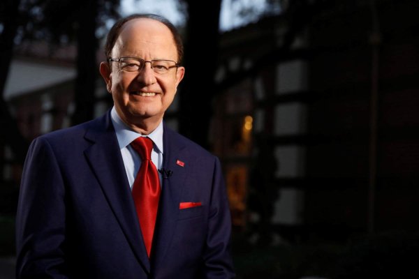 Eski USC başkanı Max Nikias: Otoriteye karşı durabilecek 'Antigone'lara ihtiyacımız var