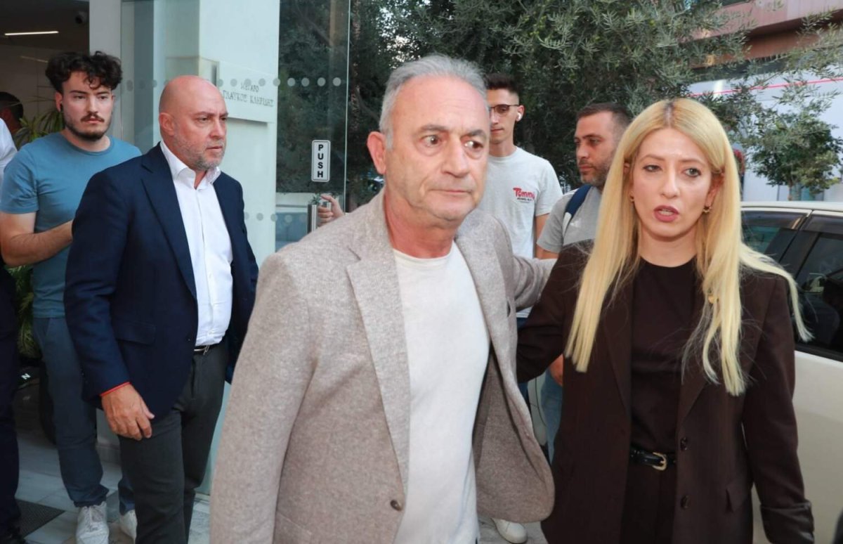 DISY eski lideri Neofytou, Demetriou'nun çekilmesini parti birliğine güç olarak gördü