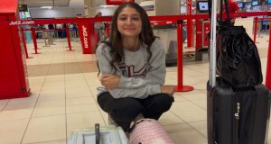 EDEK (Sosyal Demokrat Hareket) Başkanı Sofia Makri, Brüksel'e dört yavru kediyle birlikte gidiyor