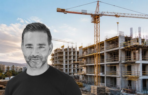 Yani Mısırlı: konut krizi herkesi eşit etkilemiyor, fiyatlar neden düşmüyor