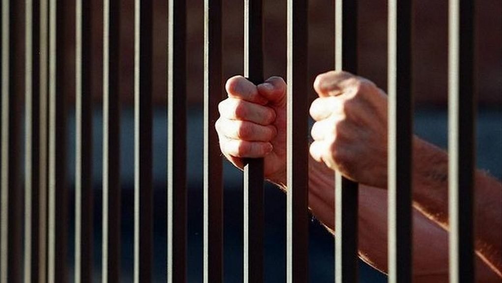 Beş yılda 25 tutuklu kaçışı: hareket halindeki araçtan polis vagonuna