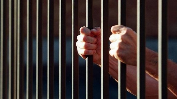 Beş yılda 25 tutuklu kaçışı: hareket halindeki araçtan polis vagonuna