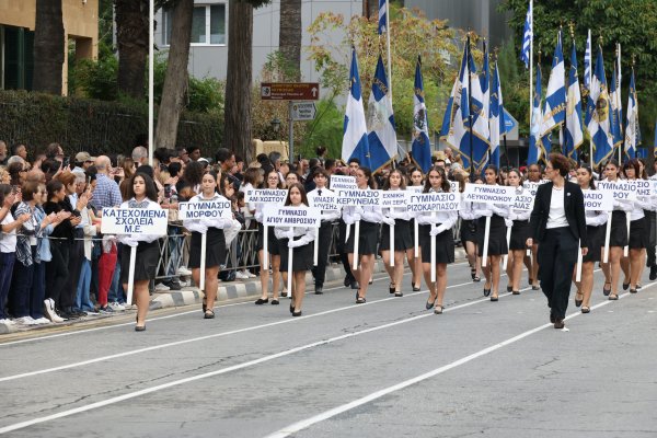 Kıbrıs 'OXI' yıldönümünü andı: Lefkoşa'daki büyük geçit töreninde duygu ve gurur dolu anlar