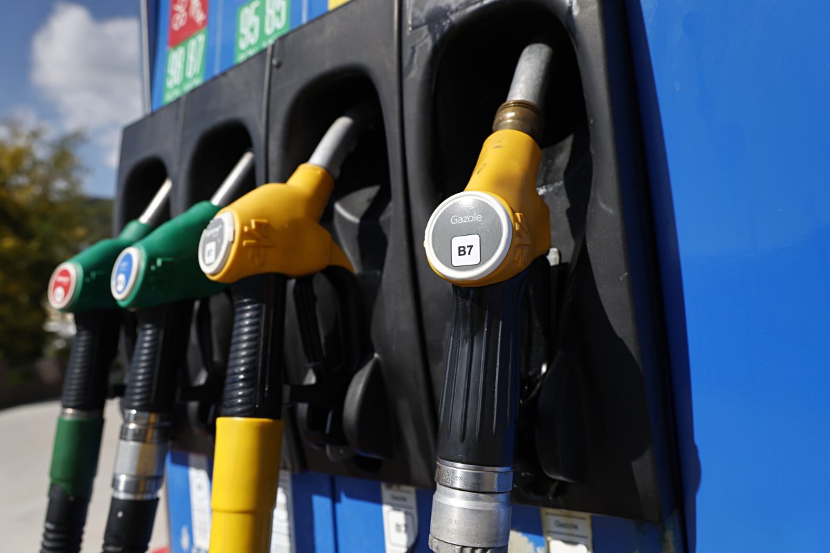 Kıbrıs'ta elektrik yüzde 7 zamlandı, motorinde yüzde 10'luk artış öngörülüyor