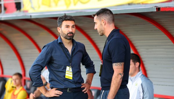 AEK ile 2-2 berabere kalan Krasava ENY'nin hocası Romo: «Hak ettiğimiz bir puanı kazandığımızı hissediyoruz»