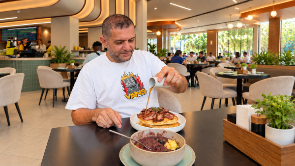 Yemek içerik üreticisi Cyprus Eats, Kıbrıs'ın en sevilen restoranlarını halk oylamasıyla arıyor