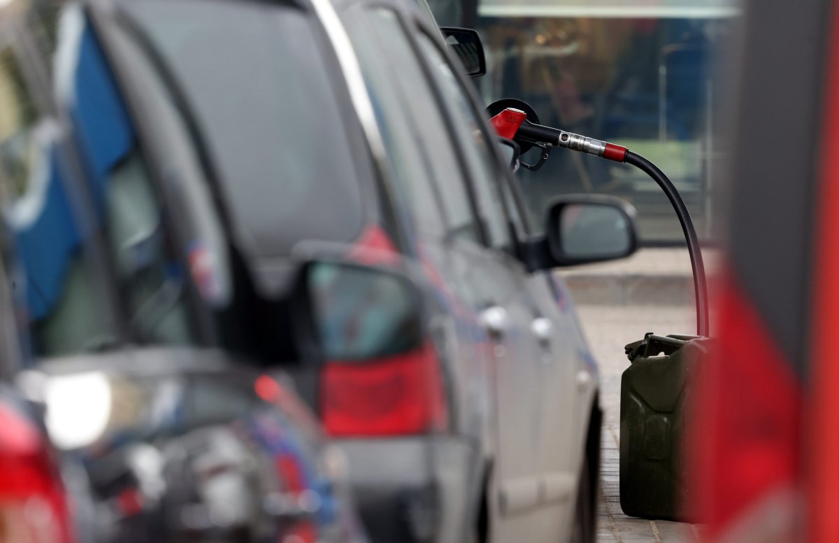 Dünyada petrol sert yükselirken Kıbrıs'ta akaryakıt neden ucuzluyor?